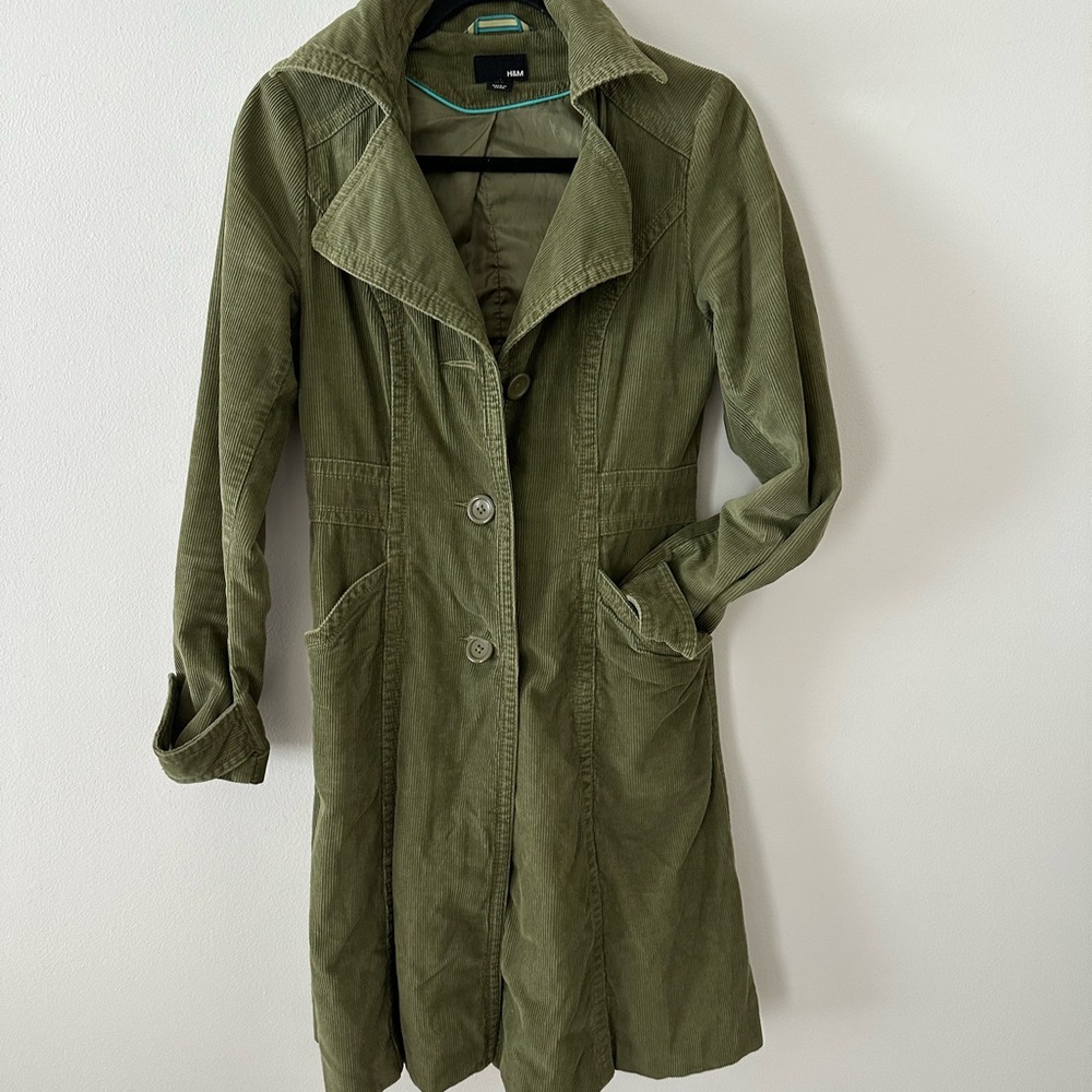 H&M green corduroy trench-coat. Size US 4. NWOT